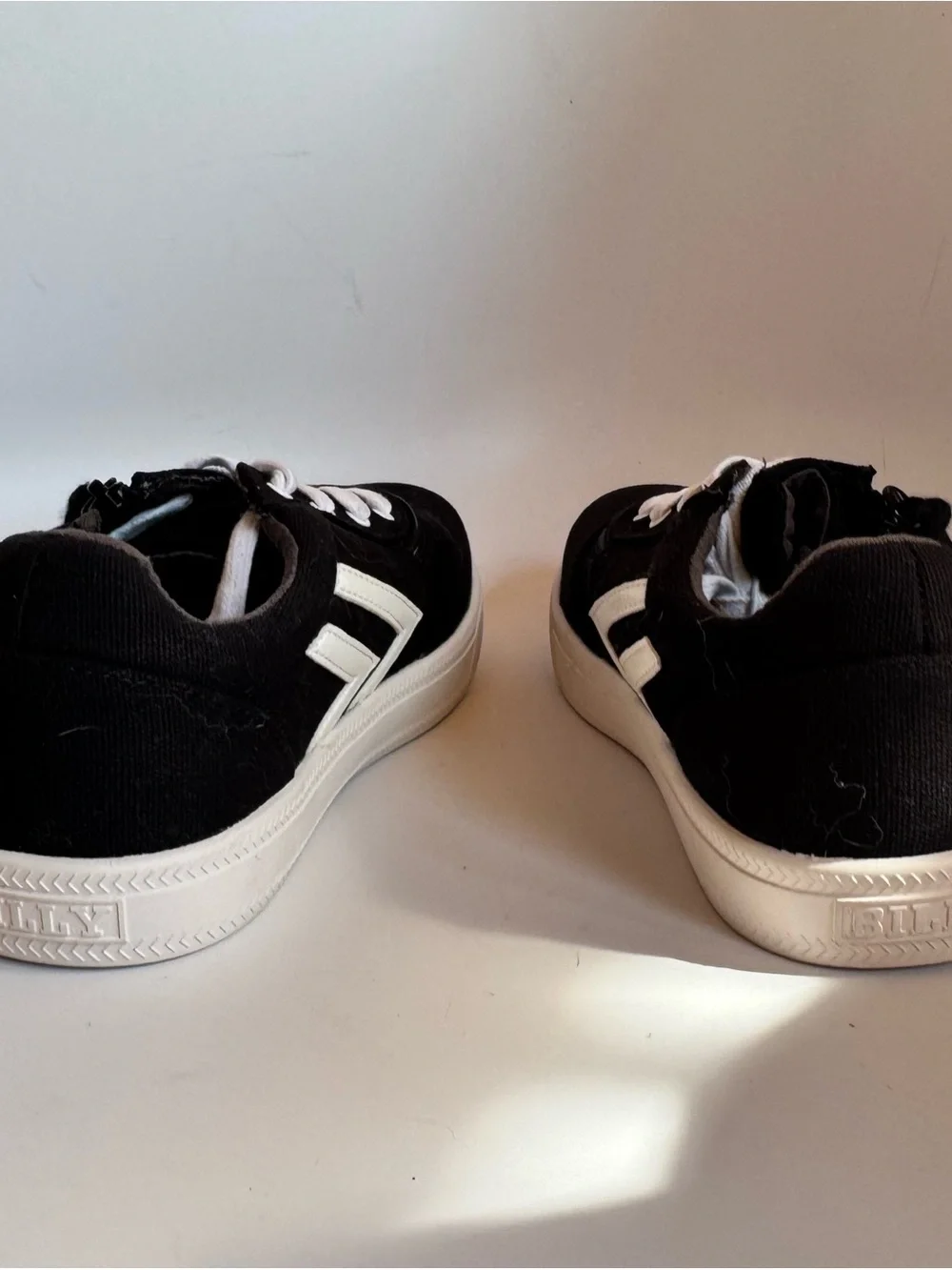 Billy Footwear classic black